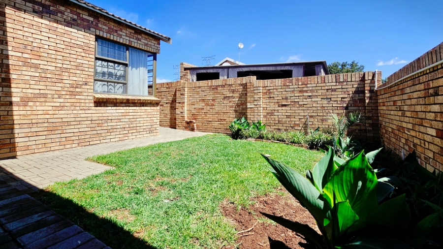 2 Bedroom Property for Sale in Hillside Free State